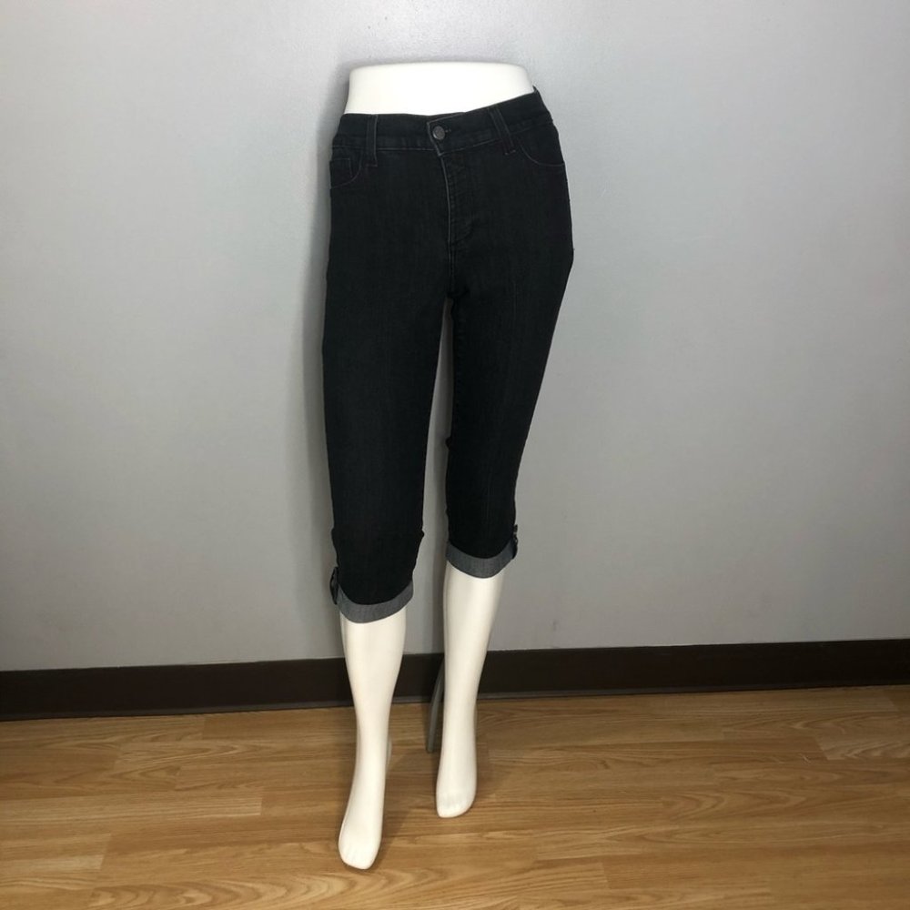 NYDJ Black Capri’s